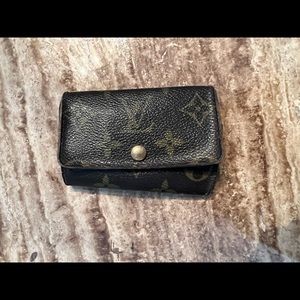 Authentic Louis Vuitton key holder